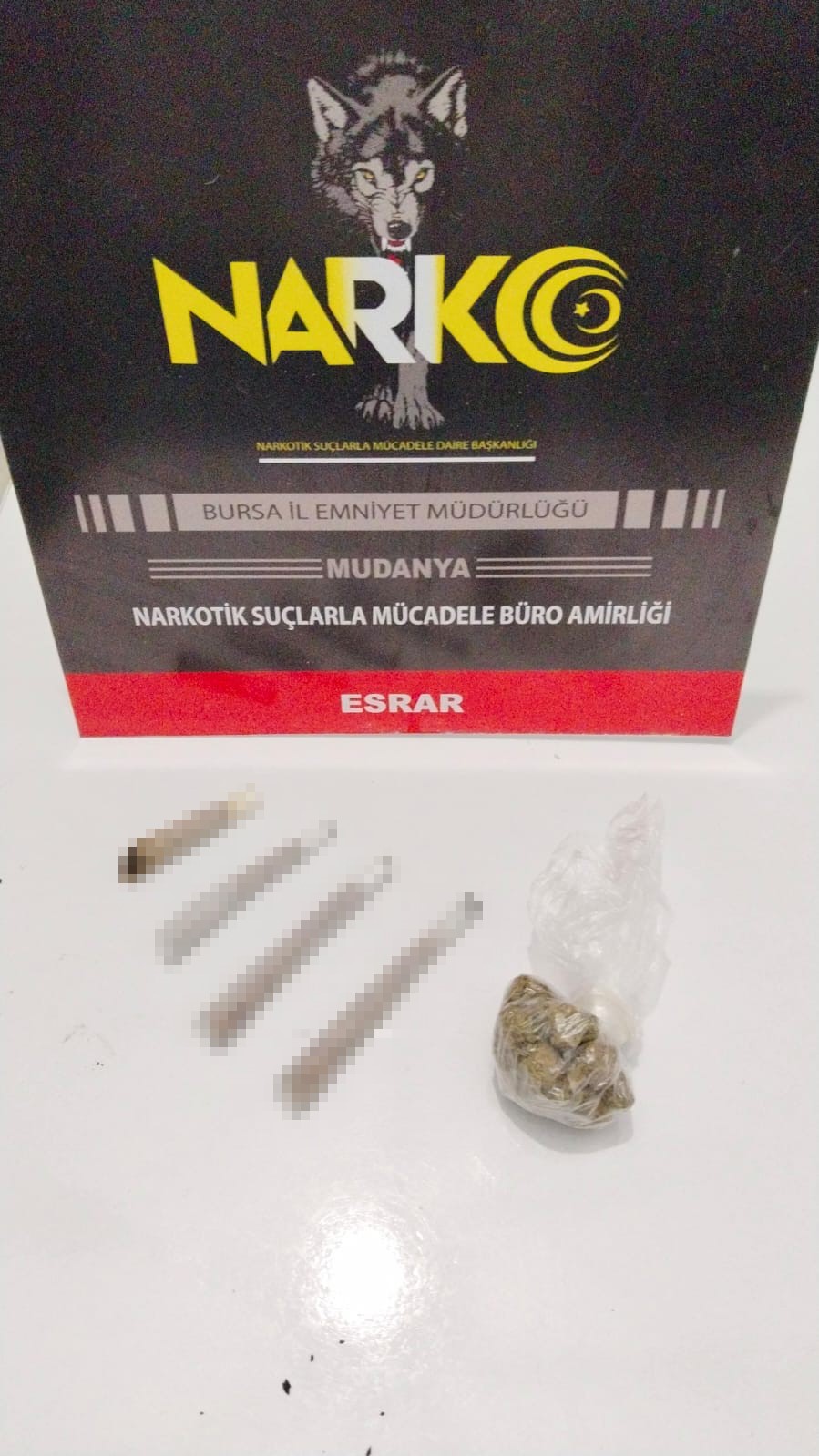 EMNİYET EKİPLERİ MUDANYA HALİTPAŞA MAHALLESİNDE ŞÜPHELENDİKLERİ BİR ŞAHIS ÜZERİNDE ESRAR
