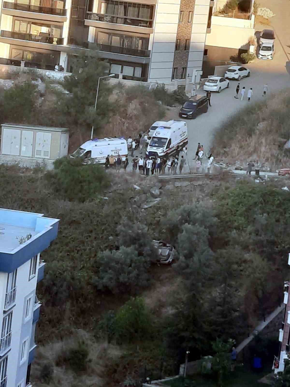 BURSA’DA KONTROLDEN ÇIKAN ARAÇ 30 METRELİK UÇURUMDAN DÜŞTÜ : 4