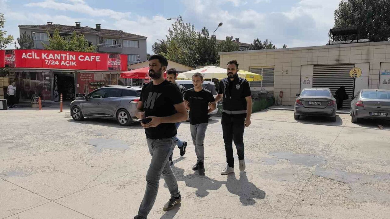 BURSA'NIN İNEGÖL İLÇESİNDE BİR EVDE MEYDANA GELEN KAVGADA BABASINI DARP