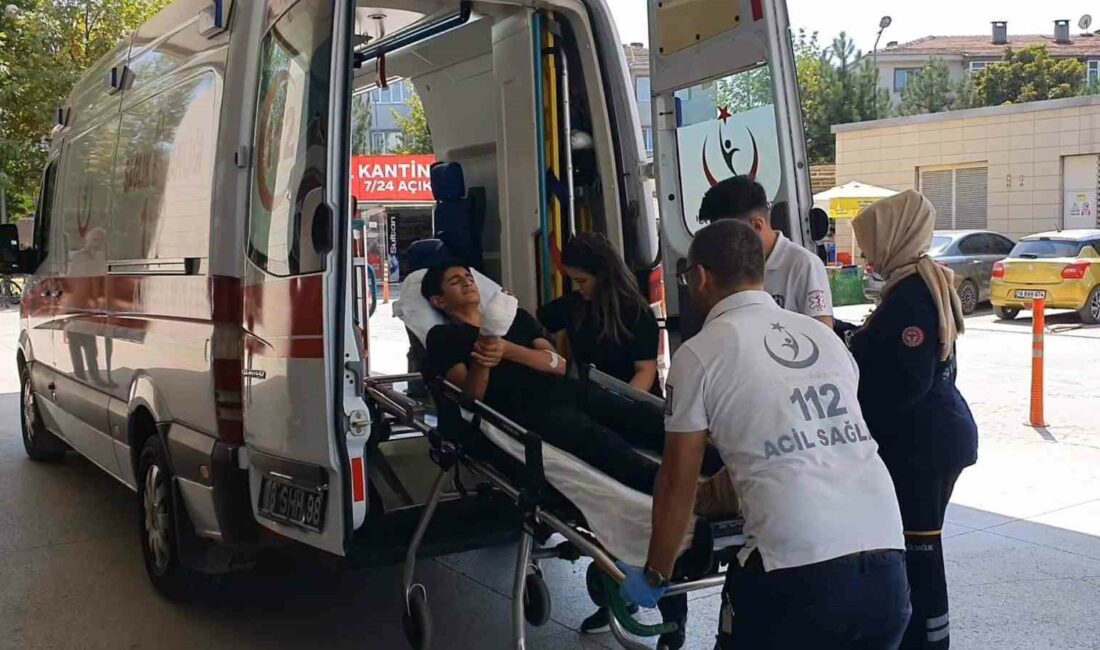 BURSA'NIN İNEGÖL İLÇESİNDE ELİNİ SALÇA MAKİNESİNE KAPTIRAN GENÇ YARALANDI.