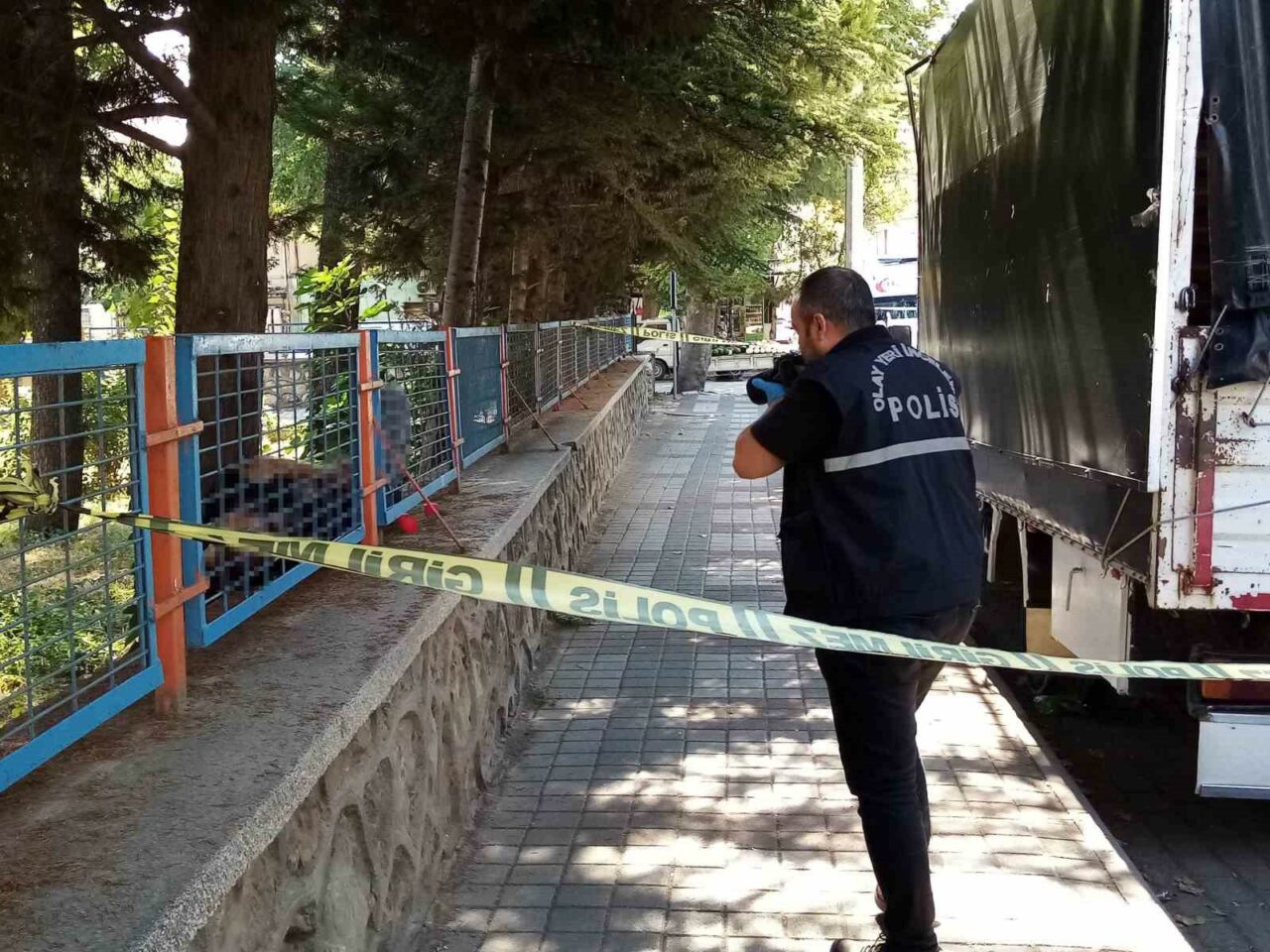 BURSA'NIN İNEGÖL İLÇESİNDE MEYDANA GELEN OLAYDA 25 YAŞINDAKİ GENÇ OKUL