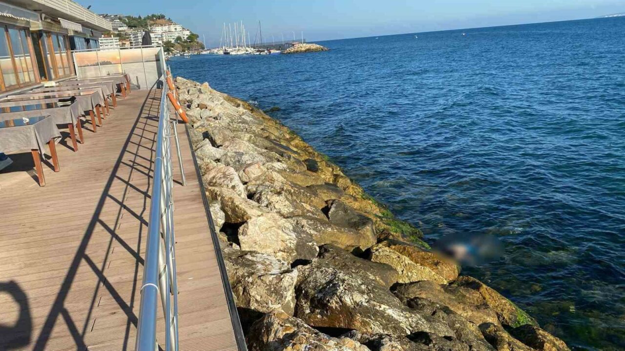 BURSA'NIN MUDANYA İLÇESİNDE 30 YAŞLARINDAKİ ERKEK ŞAHSIN CANSIZ BEDENİ KAYALIKLARA