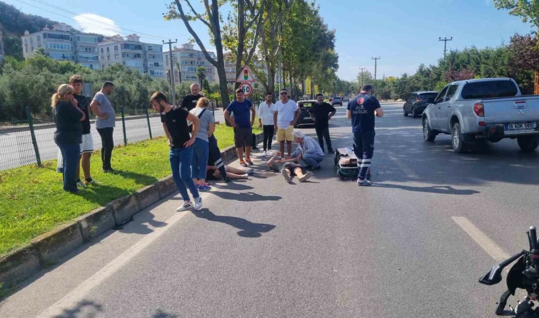 BURSA'DA MOTOSİKLET İLE OTOMOBİLİN ÇARPIŞTIĞI KAZADA BİR KİŞİ YARALANDI