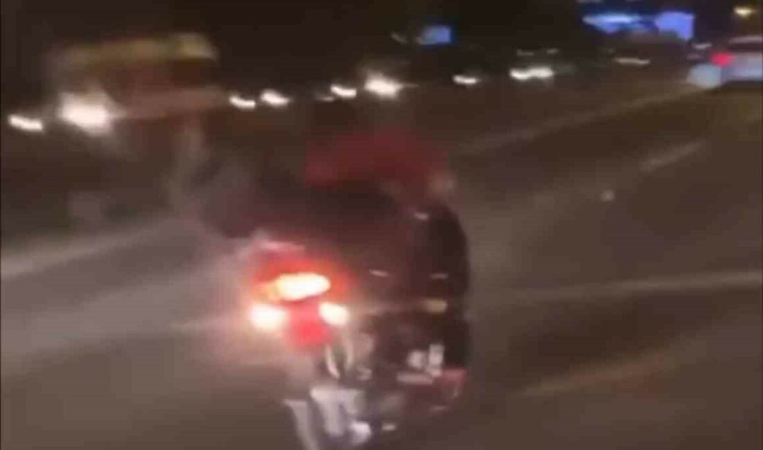 Bursa’da motosiklet sürücüsü canını böyle hiçe saydı BURSA'DA MOTOSİKLET SÜRÜCÜSÜ CANINI BÖYLE HİÇE SAYDI