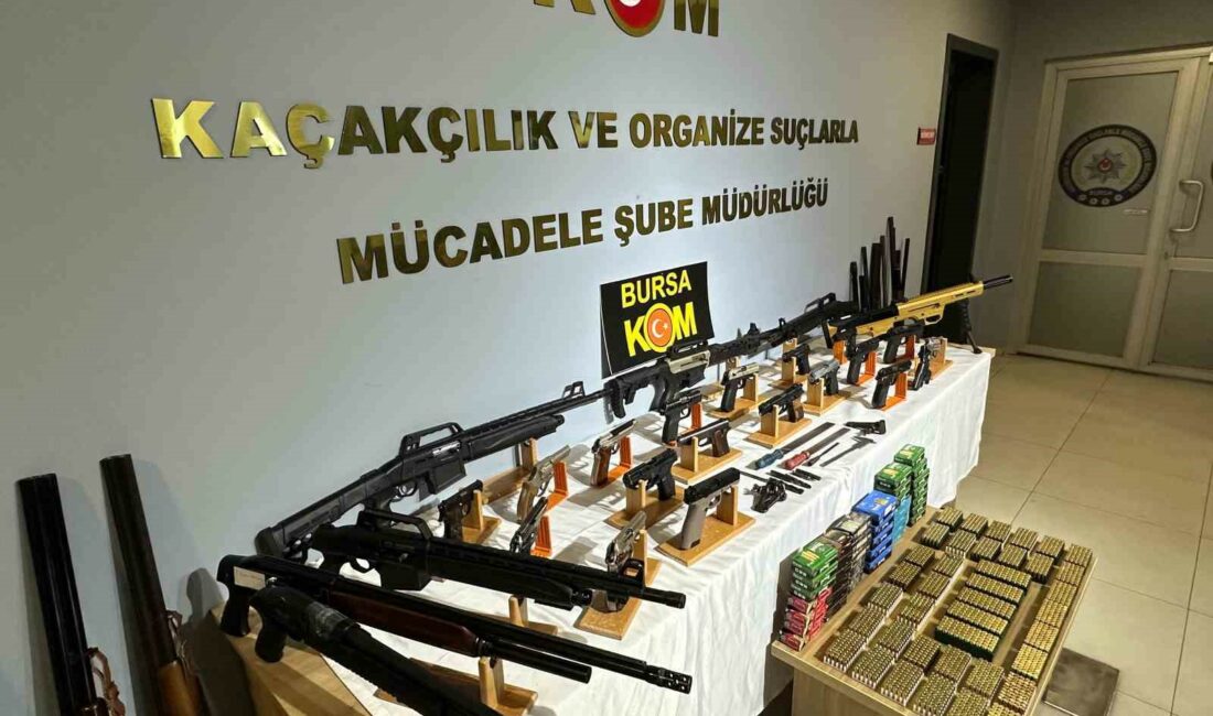 Bursa’da nefes kesen tefeci ve ruhsatsız silah operasyonu: 34 gözaltı BURSA İL EMNİYET MÜDÜRLÜĞÜ KAÇAKÇILIK VE ORGANİZE SUÇLARLA MÜCADELE ŞUBE