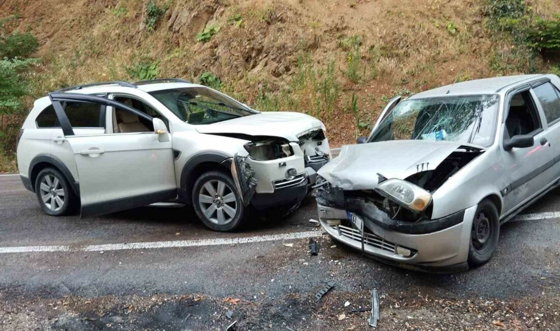 Bursa’da otomobille cip çarpıştı: 2 yaralı BURSA'NIN İNEGÖL İLÇESİNDE MEYDANA GELEN KAZADA CİP İLE OTOMOBİL KAFA