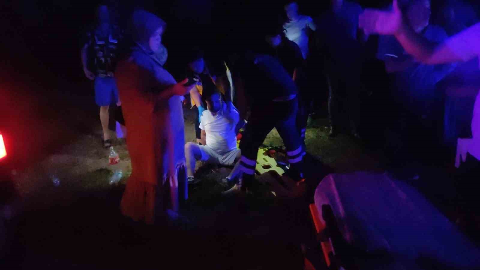 BURSA’DA OTOMOBİLLER KAFA KAFAYA ÇARPIŞTI 3 YARALI