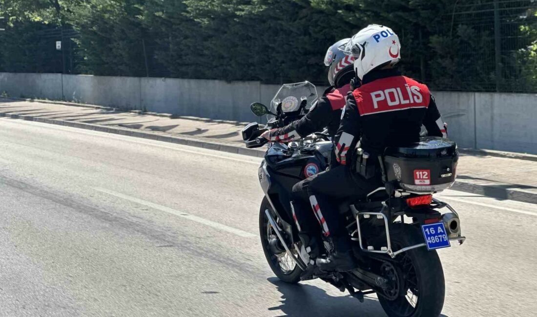 Bursa’da şok uygulamada 17 yıl hapis cezasıyla aranan şüpheli yakalandı BURSA'DA YUNUS TİMLERİ YAPTIKLARI ŞOK UYGULAMADA 17 YIL KESİNLEŞMİŞ HAPİS