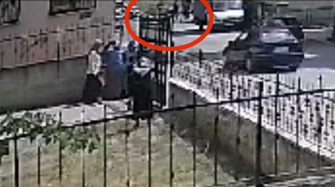 BURSA'DA İNŞAAT İŞÇİLERİ İLE OTO YIKAMACI ARASINDA, SU KESME MESELESİNDEN