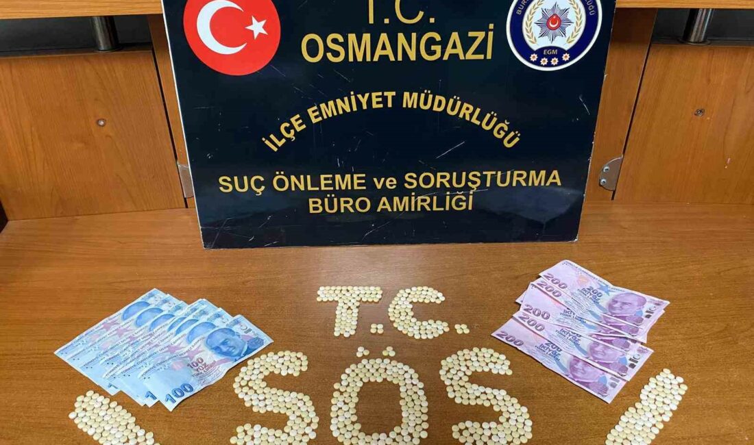 Bursa’da takibe alınan şüpheliden 750 adet sentetik hap ele geçirildi BURSA’DA ŞÜPHELİ ŞAHISI TAKİBE ALAN EKİPLER, 750 ADET SENTETİK HAP