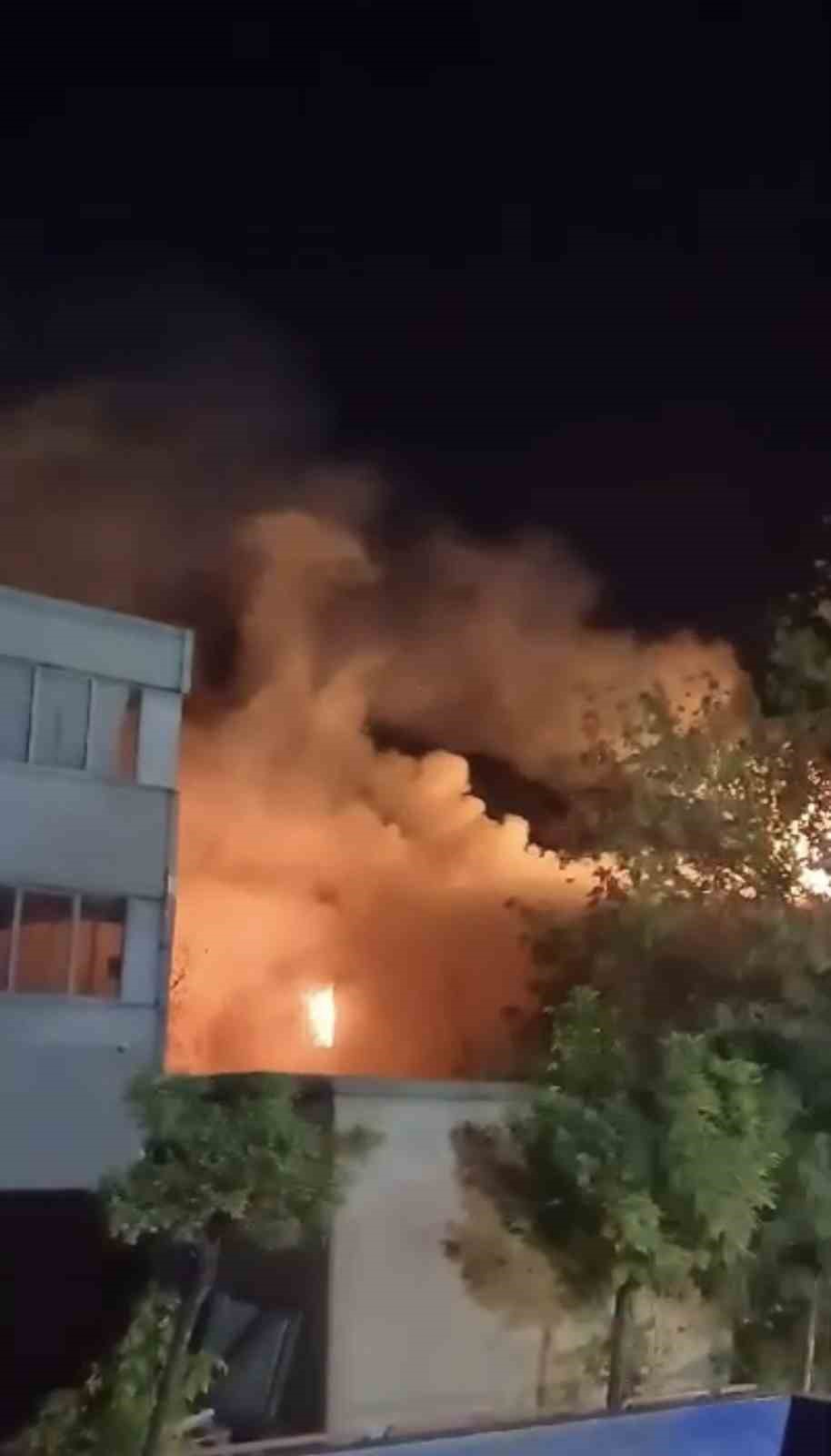 TEKSTİL FABRİKASINDA KORKUTAN YANGIN