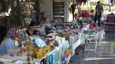BURSA'DA GİRİŞİMCİ ÜRETEN KADINLAR DERNEĞİ TARAFINDAN DÜZENLENEN ALIŞVERİŞ ŞENLİĞİNDE 100
