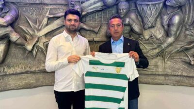 ENES ÇELİK, ALİ KOÇ’A İSMİ YAZILI 16 NUMARALI BURSASPOR FORMASI