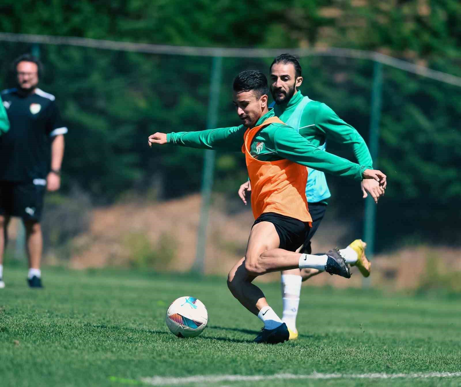 BURSASPOR'DA YENİ SEZON HAZIRLIKLARI SÜRÜYOR.