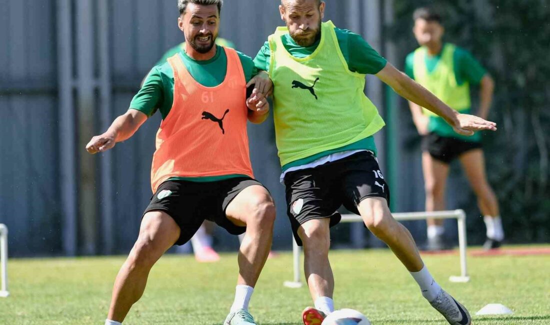 Bursaspor’da çalışmalar sürüyor BURSASPOR'DA HAZIRLIKLAR TÜM HIZIYLA DEVAM EDİYOR.