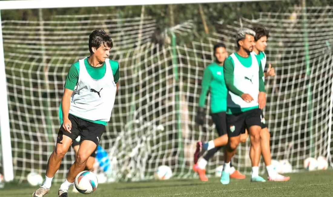 Bursaspor’da taktik çalışma yapıldı BURSASPOR'UN KAMP ÇALIŞMALARI DEVAM EDİYOR.