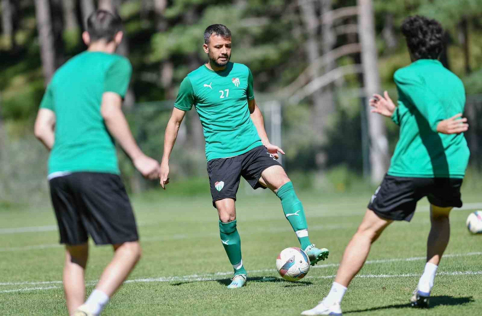 BURSASPOR'DA YENİ SEZON HAZIRLIKLARI DEVAM EDİYOR.