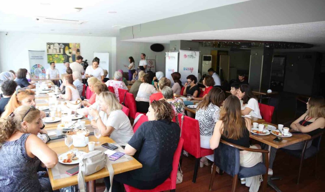 Büyükşehir’den kadın istihdamına ‘Mesleki Eğitim’ desteği BURSA BÜYÜKŞEHİR BELEDİYE BAŞKANI MUSTAFA BOZBEY, İÇİŞLERİ BAKANLIĞI SİVİL TOPLUMLA