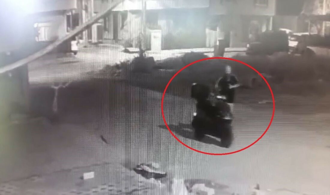 Çaldığı motosikletleri gömüyordu, kolundaki dövmesi ele verdi BURSA'DA ÇALDIĞI MOTOSİKLETLERİ GÖMEN ŞÜPHELİ, DÖVMESİNDEN TESPİT EDİLEREK YAKALANDI.