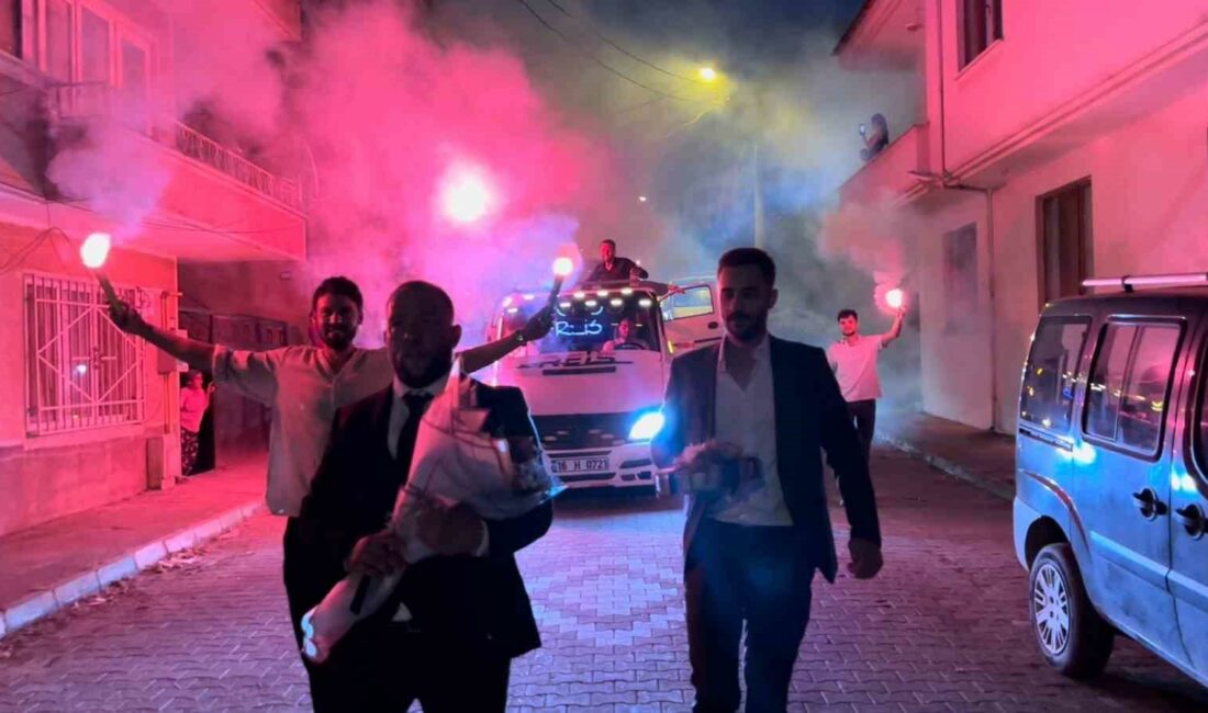 Çekici ve iş makinesiyle kız isteyeme geldi BURSA'NIN İZNİK İLÇESİNDE KIZ İSTEMEYE İŞ MAKİNESİ VE ÇEKİCİYLE GİDEN