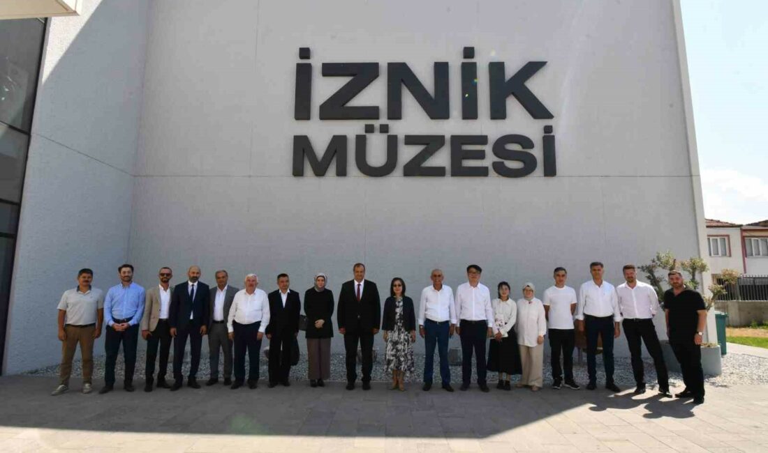 Çin’li heyet resmi ziyaret sebebiyle İznik’te İZNİK BELEDİYESİ’NİN ÇİN DE BULUNAN SERAMİK ÜRETİMİYLE ÜNLÜ KARDEŞ ŞEHRİ