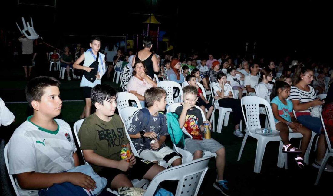 NİLÜFER BELEDİYESİ’NİN ÇOCUKLAR İÇİN HAZIRLADIĞI AÇIK HAVA SİNEMASI GÖSTERİMLERİ BAŞLADI.