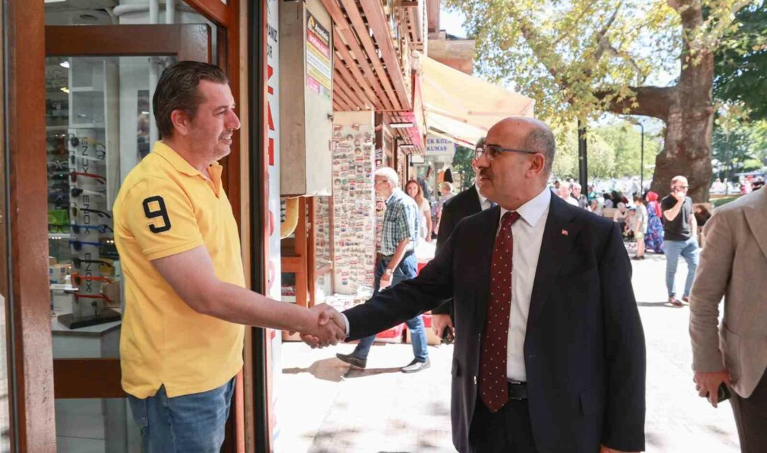 Emniyet Genel Müdürlüğü’ne atanan Vali Demirtaş, Bursalılarla vedalaştı EMNİYET GENEL MÜDÜRLÜĞÜ GÖREVİNE ATANAN BURSA VALİSİ MAHMUT DEMİRTAŞ, CUMA