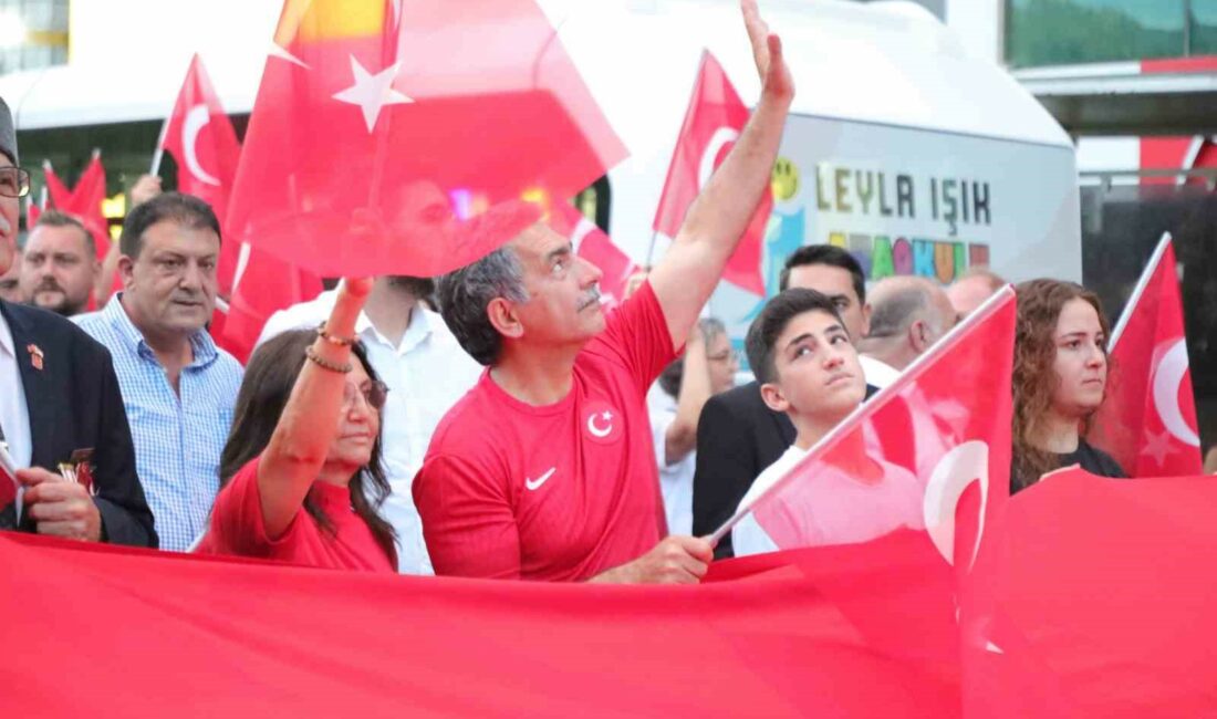 Gemlik’te 30 Ağustos coşkusu TÜRK MİLLETİNİN BAĞIMSIZLIK RUHUNU TÜM DÜNYAYA GÖSTERDİĞİ DİRİLİŞ GÜNÜ 30