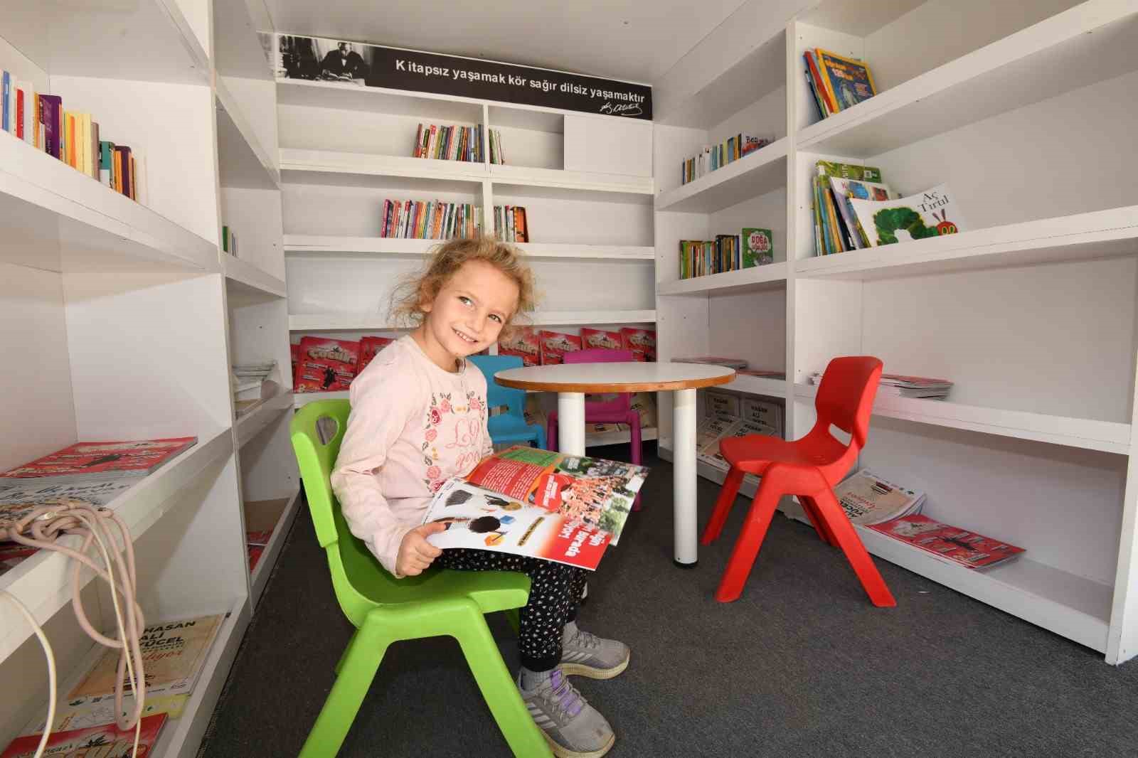 OSMANGAZİ BELEDİYESİ’NİN KÜTÜPHANEYE ULAŞMAKTA ZORLUK YAŞAYAN MERKEZE UZAK MAHALLERDEKİ ÇOCUKLARI