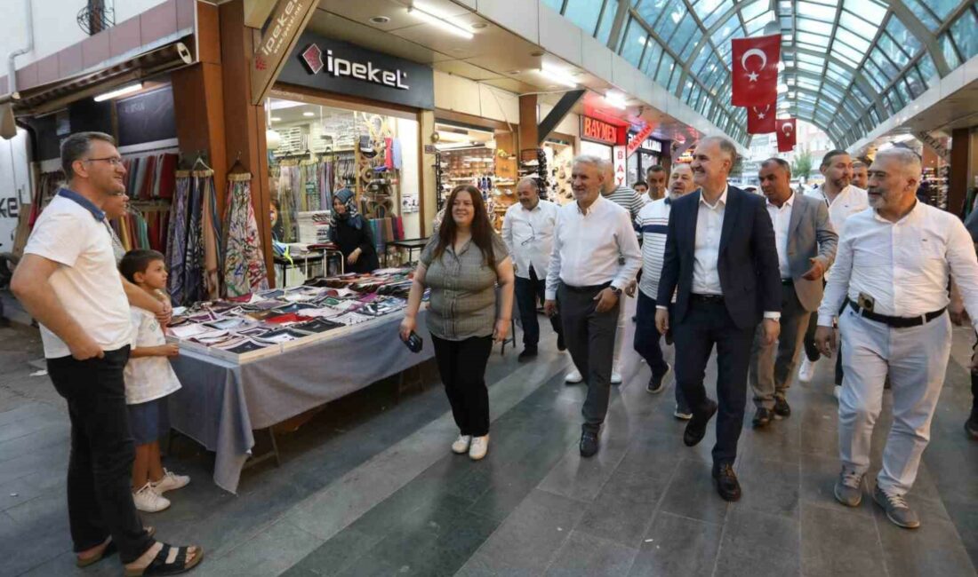 İnegöl çarşısında alışveriş şenliği bereketi İNEGÖL BELEDİYESİ İLE 8 ESNAF ODASI İŞ BİRLİĞİNDE DÜZENLENEN VE