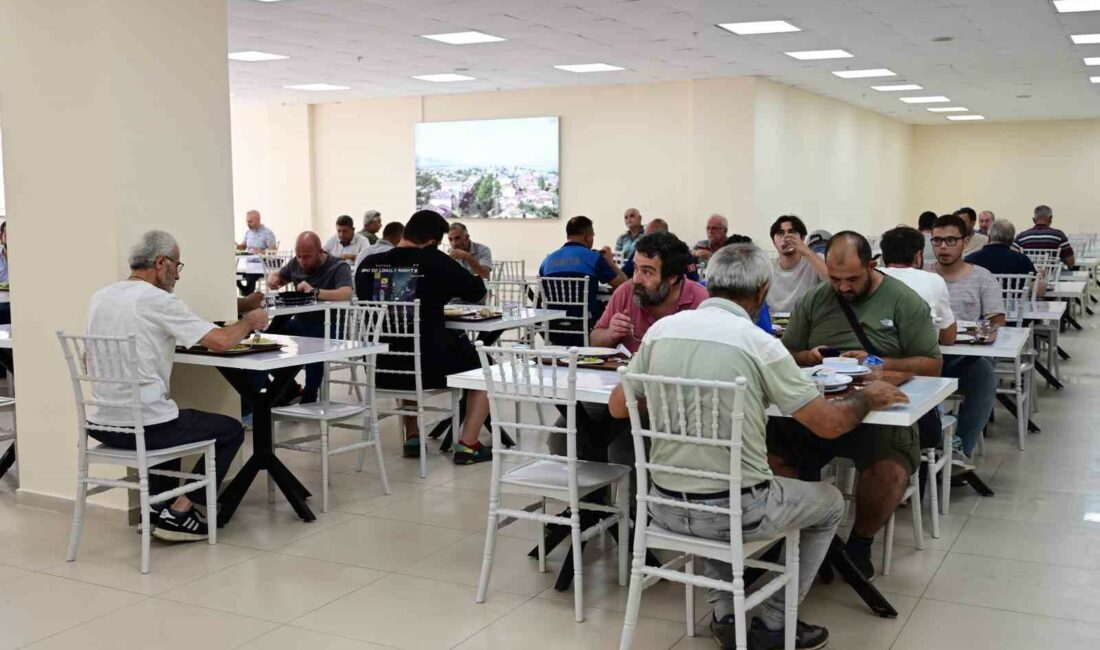 Karacabey Kent Lokantası’na yoğun ilgi devam ediyor KARACABEY BELEDİYESİ ‘NİN GEÇTİĞİMİZ HAFTA AÇILIŞINI GERÇEKLEŞTİRDİĞİ KENT LOKANTASI, VATANDAŞLARIN