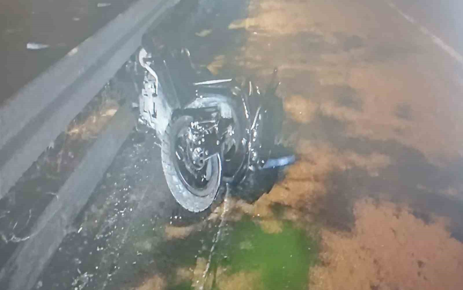 BURSA’NIN KARACABEY İLÇESİ CANBALI KÖPRÜSÜ YAKINLARINDA TEK TARAFLI MOTOSİKLET KAZASI