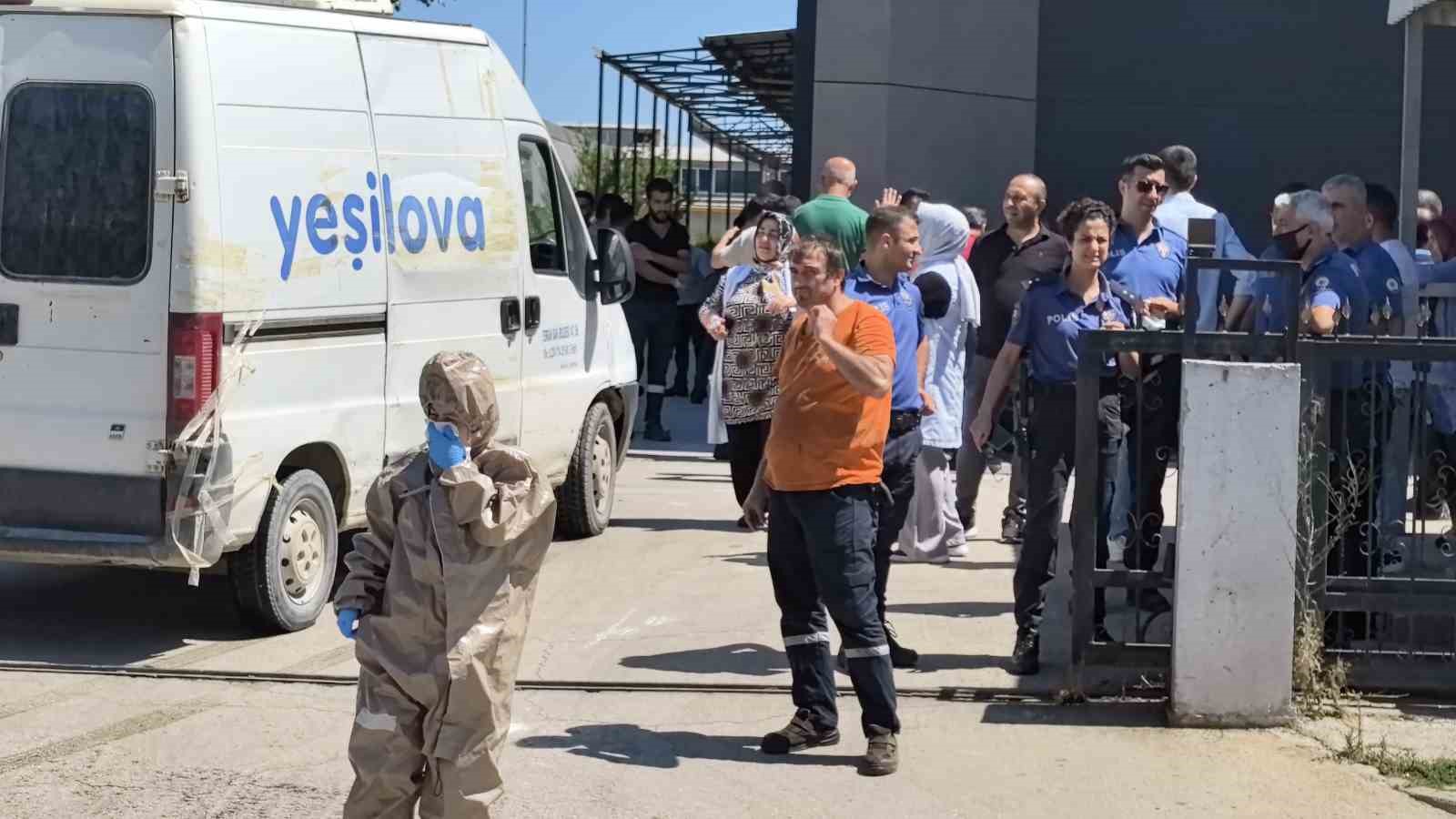 BURSA'NIN İNEGÖL İLÇESİNDE FAALİYET GÖSTEREN BİR TEKSTİL FABRİKASINDA KİMYASAL SIZINTI