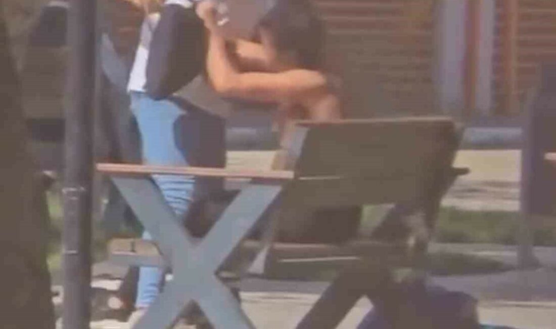 Kız arkadaşı herkesin gözü önünde böyle darp etti, ardından kaçtı KIZ ARKADAŞIYLA TARTIŞTI, ARDINDAN BÖYLE DARP ETTİ