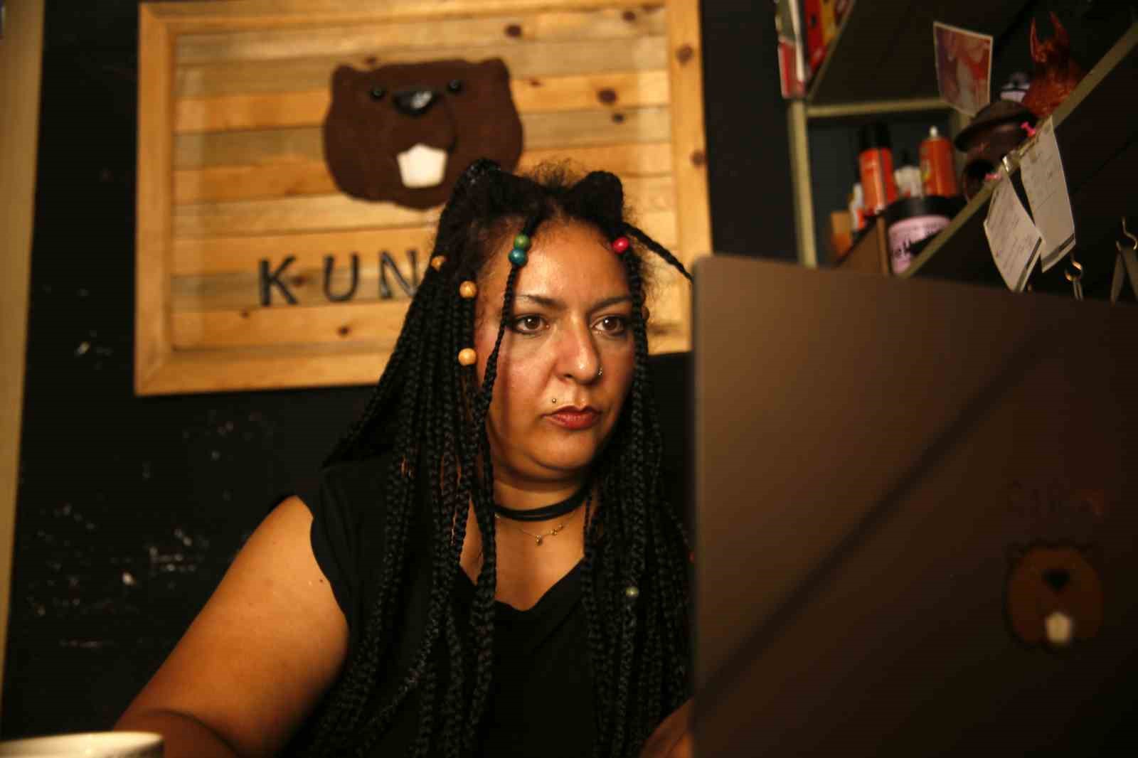 NÜKHET ÖZDEMİR, 3D YAZICIDAN BASTIĞI ÜRÜNLERİN TİCARETİNE BAŞLADI.