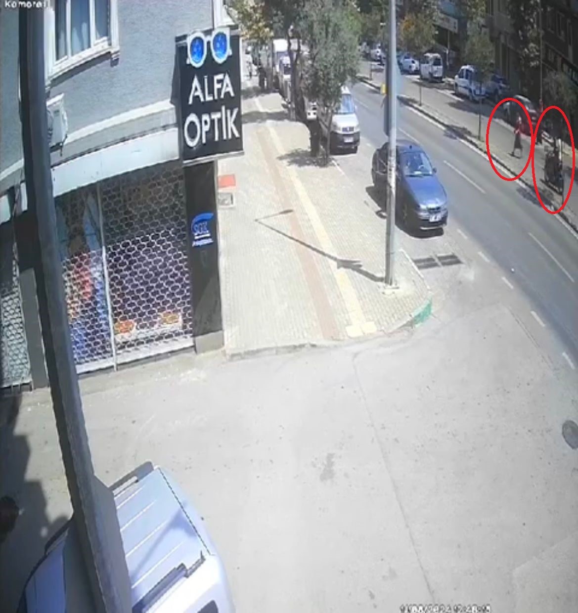 BURSA’NIN YILDIRIM İLÇESİNDE YETERSİZ EHLİYETİ OLAN MOTOSİKLET SÜRÜCÜSÜNÜN ÇARPTIĞI YAŞLI