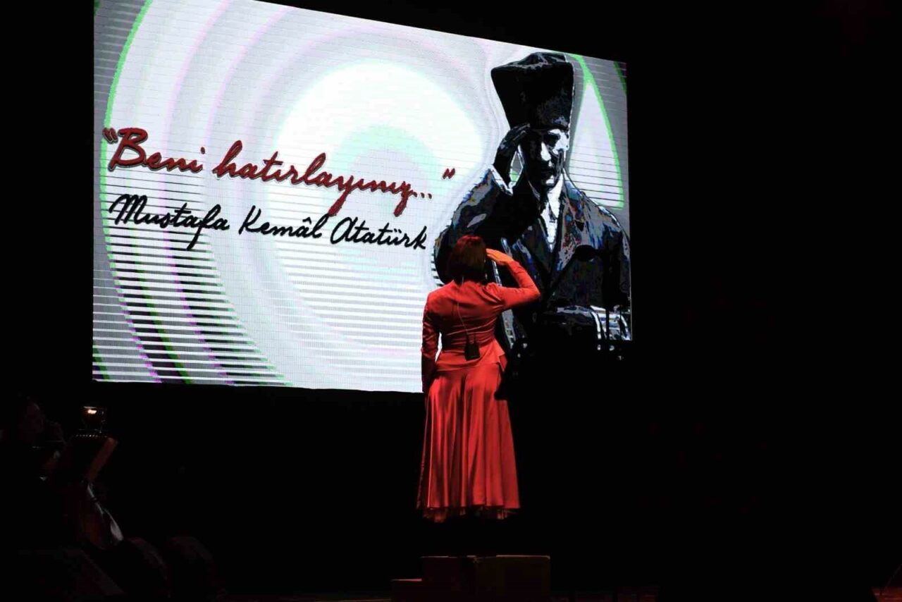 OSMANGAZİ BELEDİYESİ, 30 AĞUSTOS ZAFER BAYRAMI KUTLAMALARI KAPSAMINDA, MÜZİSYEN VE