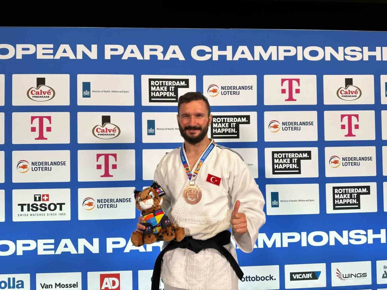 NİLÜFER BELEDİYESİ GÖRME ENGELLİLER SPOR KULÜBÜ SPORCUSU YASİN ÇİMCİLER