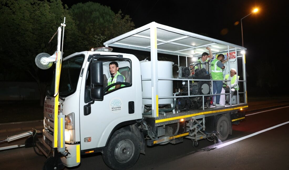 Nilüfer ekipleri gece mesaisinde NİLÜFER BELEDİYESİ EKİPLERİ, YAYA VE ARAÇLARIN GÜVENLİĞİ İÇİN KASİS, YAYA