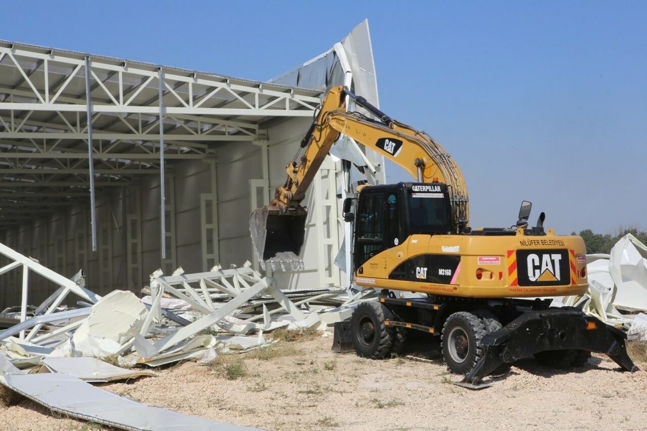 NİLÜFER BELEDİYESİ, İMARA AYKIRI YAPILARLA MÜCADELESİNİ KARARLILIKLA SÜRDÜRÜYOR. BELEDİYEYE BAĞLI