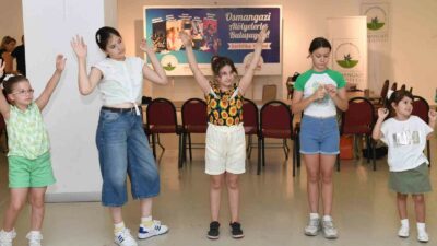 OSMANGAZİ BELEDİYESİ’NİN AÇTIĞI ÇOCUK DRAMA ATÖLYESİ’Nİ BAŞARIYLA BİTİREN ÖĞRENCİLER SERTİFİKALARINI