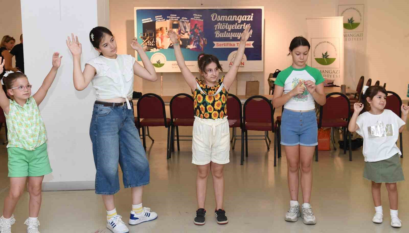 OSMANGAZİ BELEDİYESİ’NİN AÇTIĞI ÇOCUK DRAMA ATÖLYESİ’Nİ BAŞARIYLA BİTİREN ÖĞRENCİLER SERTİFİKALARINI