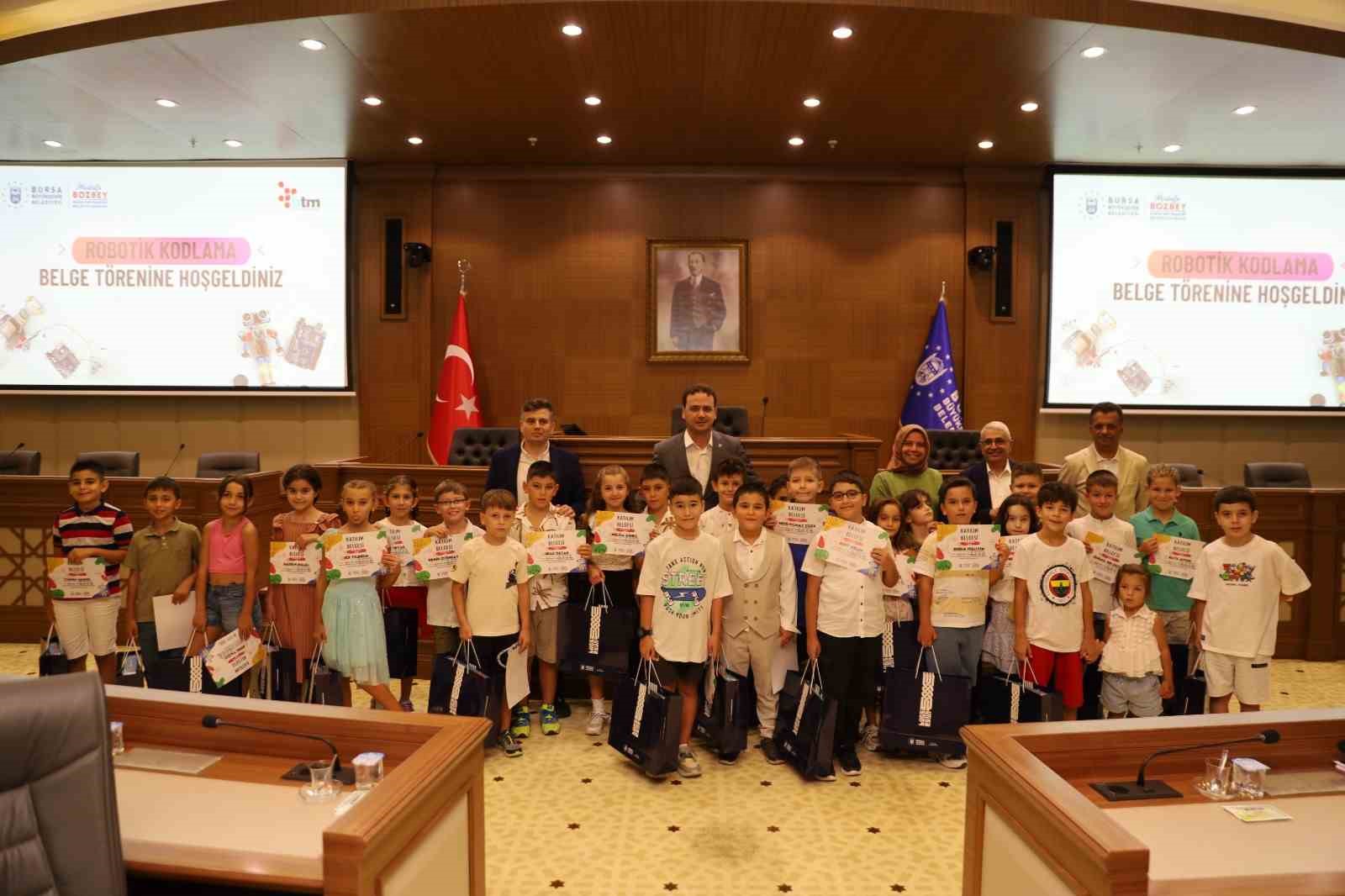 BURSA BÜYÜKŞEHİR BELEDİYESİ TARAFINDAN GERÇEKLEŞTİRİLEN ROBOTİK KODLAMA VE YAZILIM ATÖLYESİ