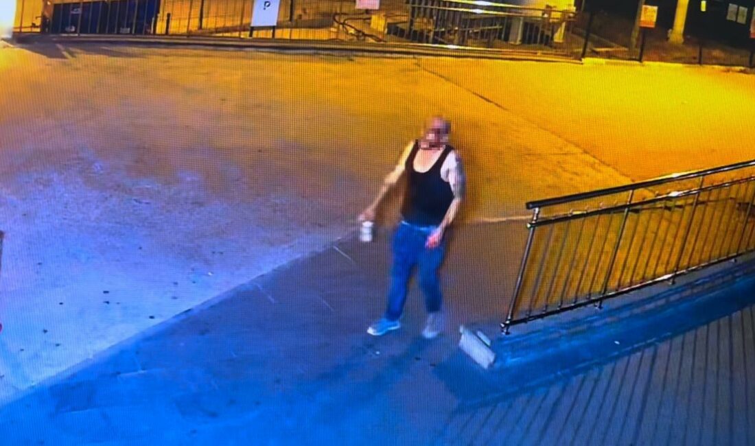 Sakar hırsız girdiği evden 5 bin lira çalıp balkondan düştü BURSA’DA BİR ŞÜPHELİ GECE VAKTİ GİRDİĞİ EVDEN 5 BİN LİRA