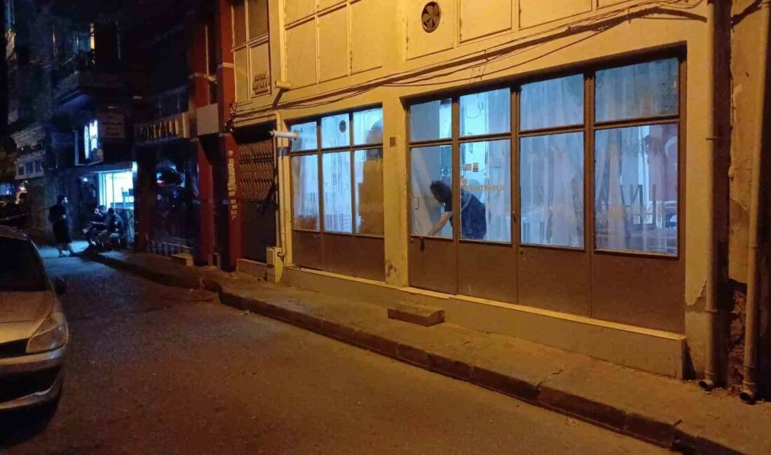 BURSA’NIN GEMLİK İLÇESİNDE SÖZLÜ TARTIŞMA SONRASI SİLAHLAR KONUŞTU. ÇIKAN SİLAHLI