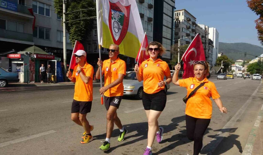 Taksicilere yapılan saldırılara dikkat çekmek için 16 kilometre koştular MİLLİ ATLET YASİN AVCI VE 3 SPORCU TAKSİCİ CİNAYETLERİNE DİKKAT