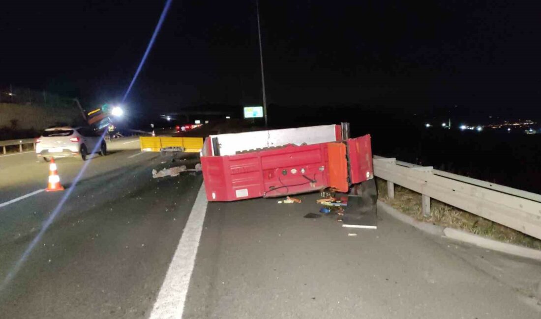 Tır 3 metre yükseklikten karşı şeride uçtu, dorsenin parçaları yola savruldu GEBZE-ORHANGAZİ-İZMİR OTOYOLU GEMLİK SERBEST BÖLGE KAVŞAĞINA YAKIN BİR NOKTADA MEYDANA