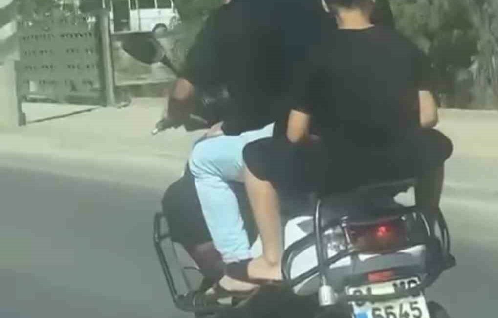 Trafikte hayrete düşüren yolcular kameraya yansıdı BURSA’DA TRAFİĞE ÇIKAN VATANDAŞLARIN RAHAT HAREKETLERİ PES DEDİRTTİ. DÜĞÜN KONVOYUNA