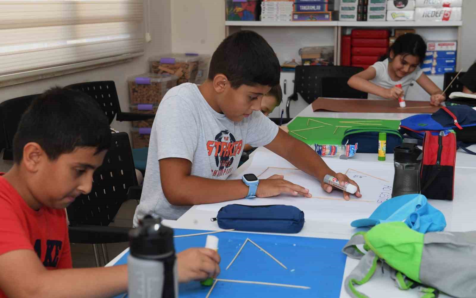 OSMANGAZİ BELEDİYESİ, HÜDAVENDİGAR SOSYAL GELİŞİM MERKEZİ VE EMEK YETENEK EVİ’NDE