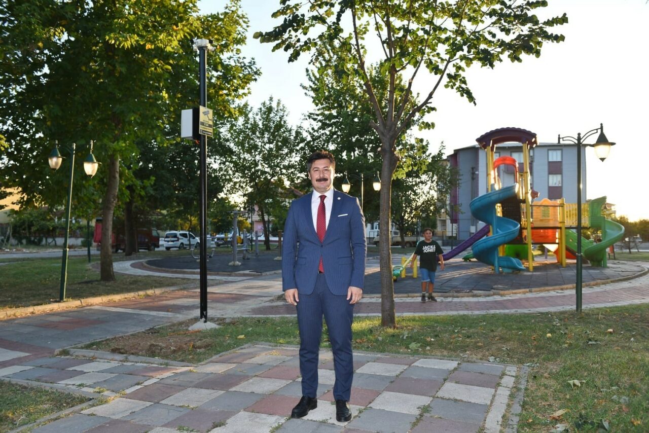 YENİŞEHİR’DE ÇOCUK PARKLARINA TAKILAN GÜVENLİK KAMERALARI HAKKINDA AÇIKLAMA YAPAN BELEDİYE